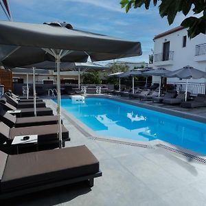 Yianna Hotel